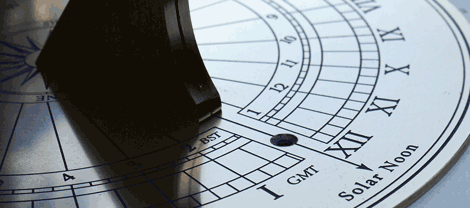 slotted gnomon on sundial